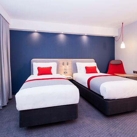 Holiday Inn Express - Malta By Ihg San Ġiljan Buitenkant foto
