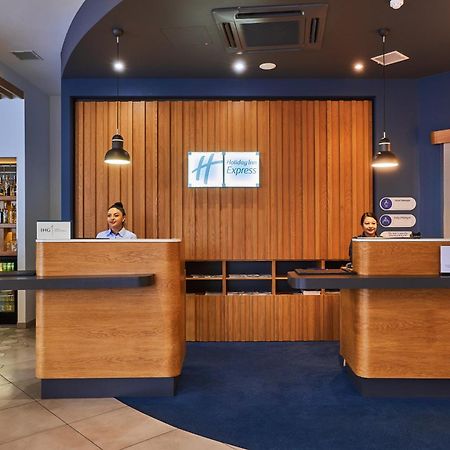 Holiday Inn Express - Malta By Ihg San Ġiljan Buitenkant foto