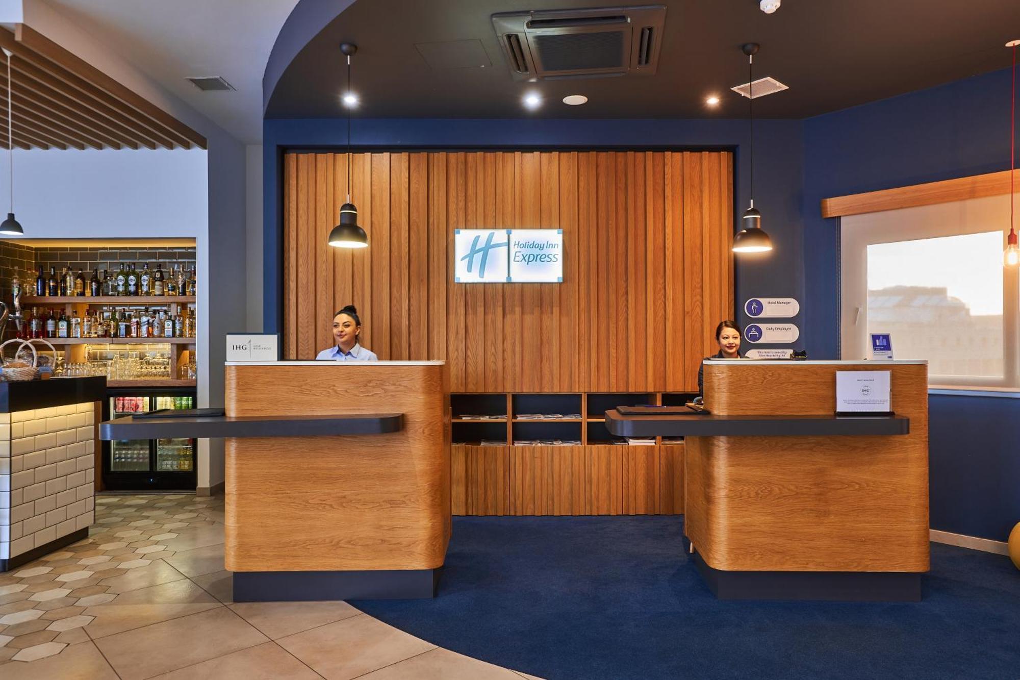 Holiday Inn Express - Malta By Ihg San Ġiljan Buitenkant foto