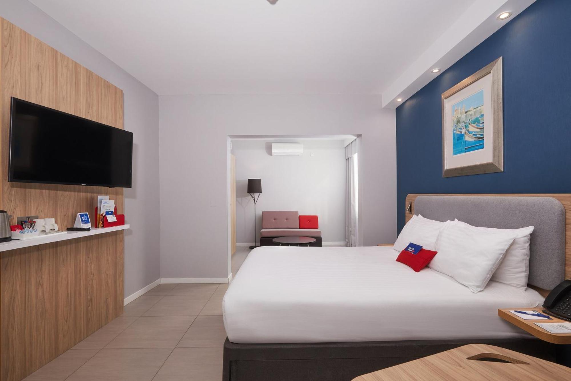 Holiday Inn Express - Malta By Ihg San Ġiljan Buitenkant foto