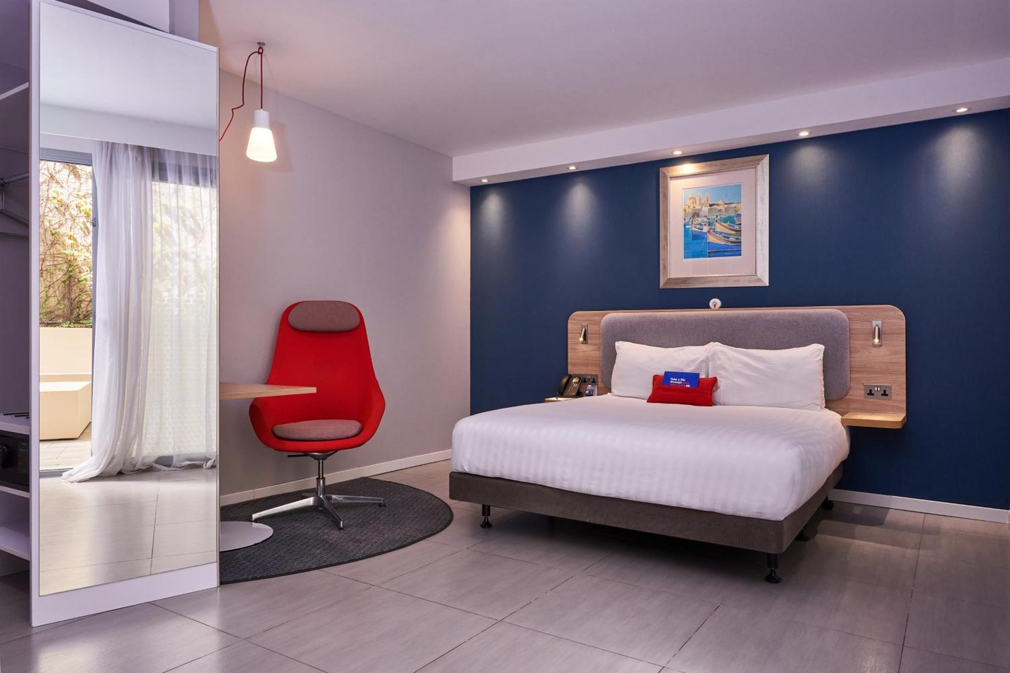 Holiday Inn Express - Malta By Ihg San Ġiljan Buitenkant foto